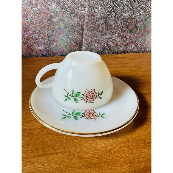 Vintage Anchor Hocking Fire king oven ware tea, cup and saucer - Picture 3 of 10